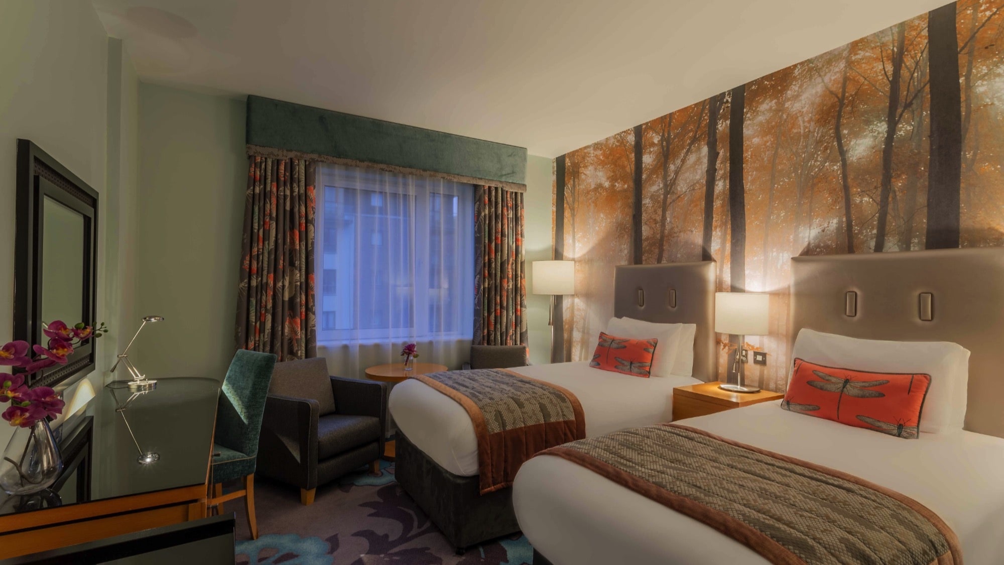 Dublin Airport Park And Fly Hotels cpireland.crowneplaza.com
