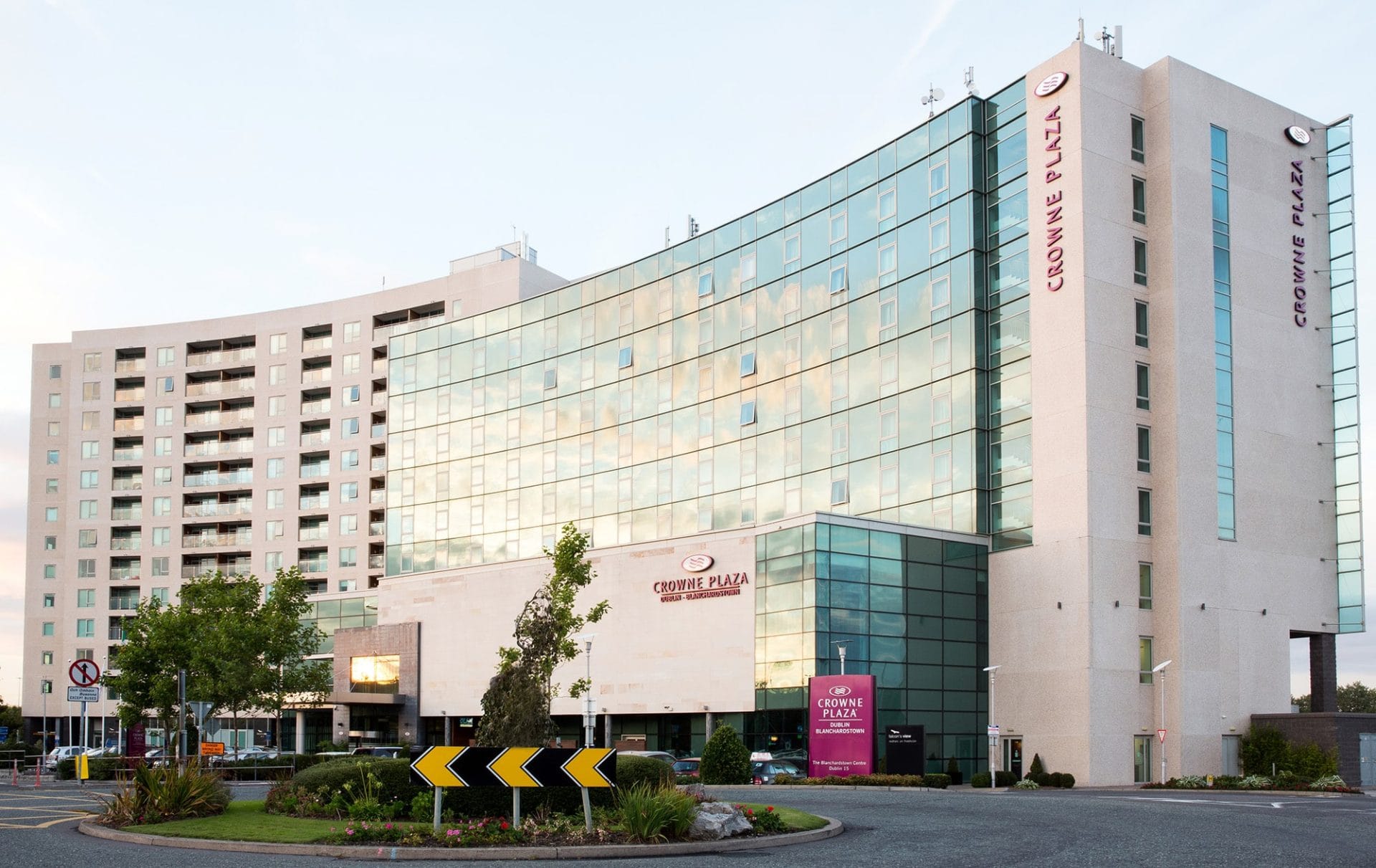 Cheapest Stay Park And Fly Dublin Airport cpireland.crowneplaza.com